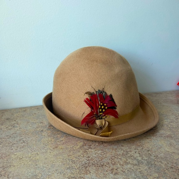 Matte Fashions Accessories - Vintage Matte Fashions Paris-Rome-London Feathered Felt Fedora 22
